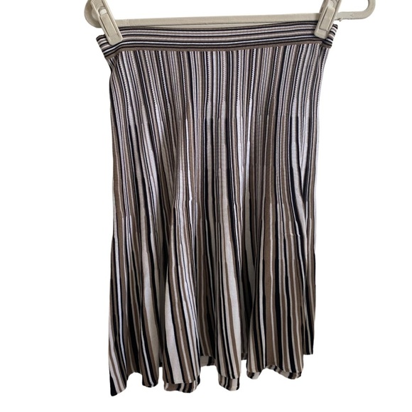 DIKTONS BARCELONA skater skirt pleats mini stripe white beige black knit size 6 - Picture 3 of 8